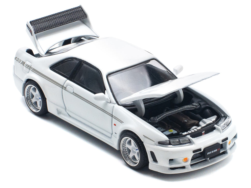 GTR Nismo 400R RHD (Right Hand Drive) White 1/64 Diecast Model Car by Pop Race