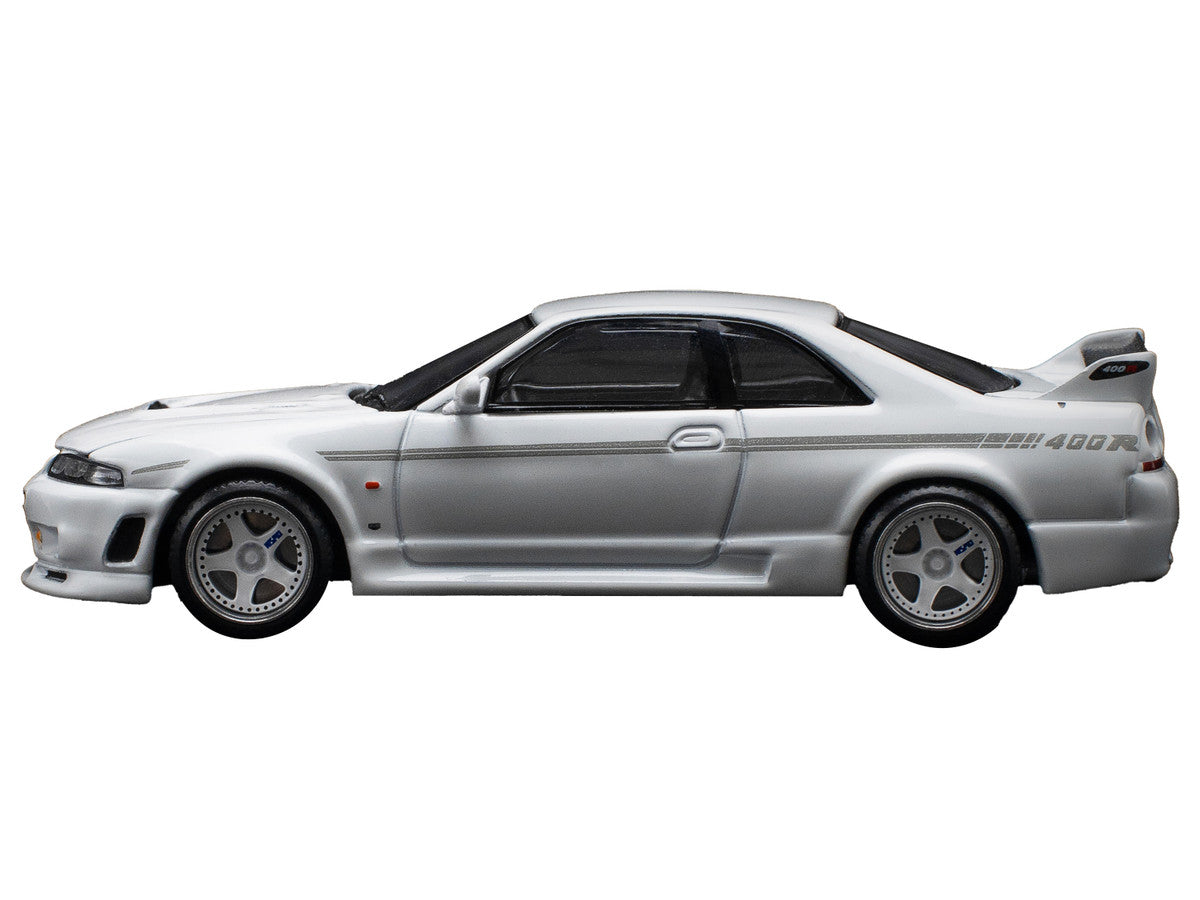 GTR Nismo 400R RHD (Right Hand Drive) White 1/64 Diecast Model Car by Pop Race