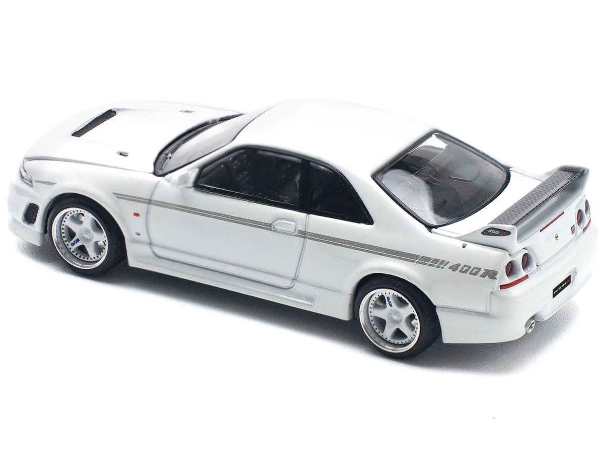 GTR Nismo 400R RHD (Right Hand Drive) White 1/64 Diecast Model Car by Pop Race