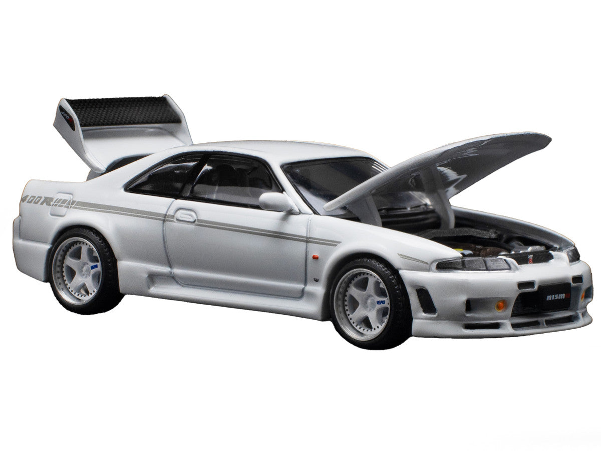GTR Nismo 400R RHD (Right Hand Drive) White 1/64 Diecast Model Car by Pop Race